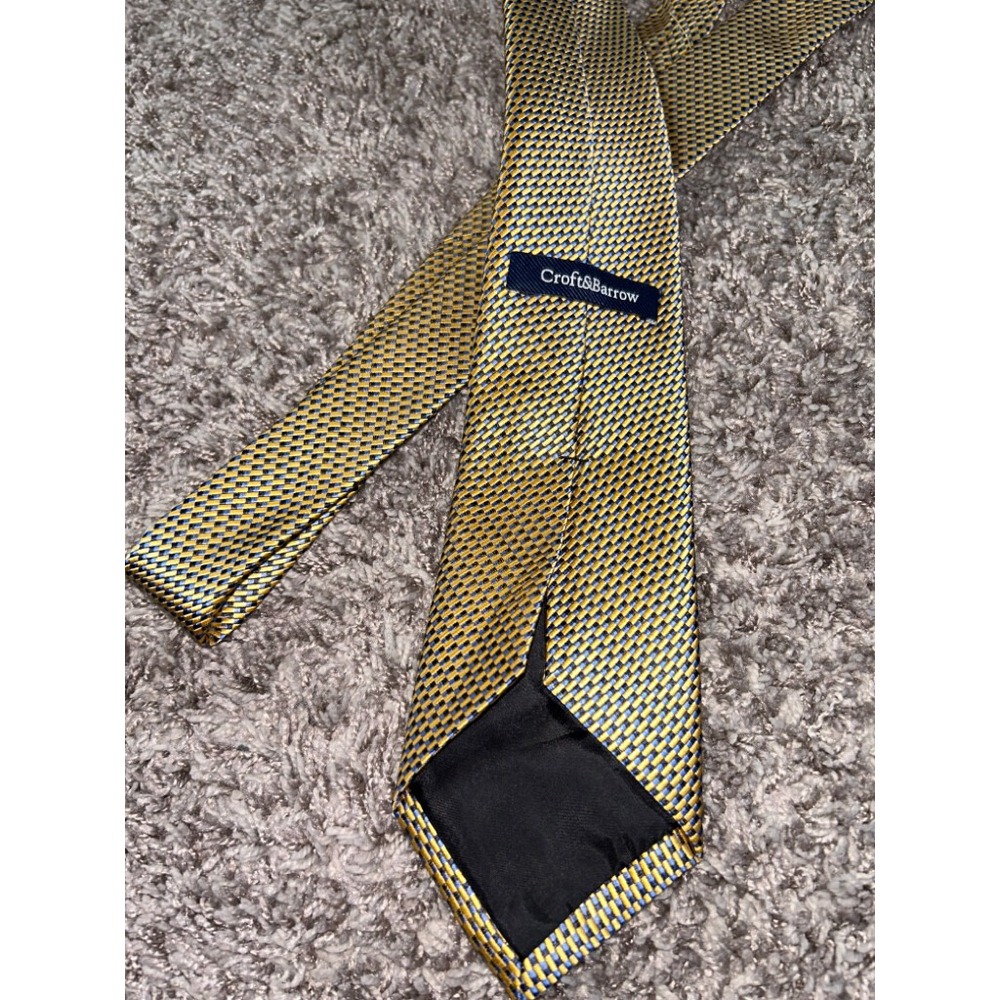 Croft & Barrow silk‎ yellow blue tie aprox. 60 inches office business
